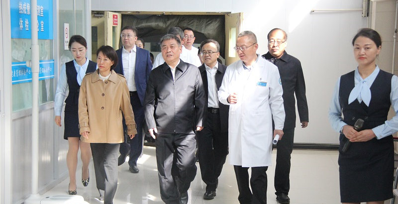 国家中医药管理局副局长闫树江一行来我院调研中医药工作