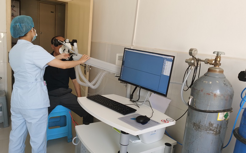 肺病科开展肺功能测定、血气分析检测两项临床新业务