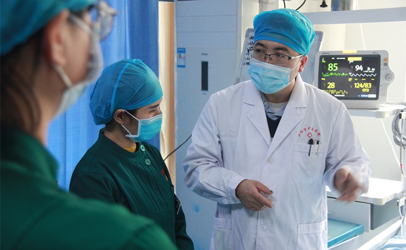 【市中医医院8090中青年医师风采展】刘伦佐:ICU让我看到生命的无限潜能