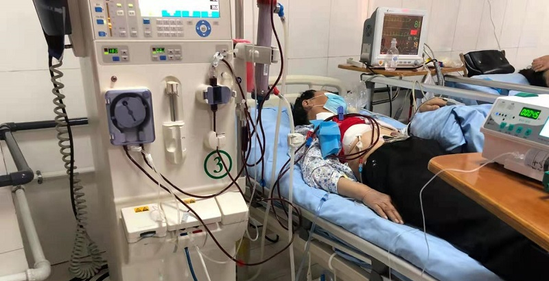 肾病科联合多学科为一例尿毒症并发气胸患者成功实施引流术