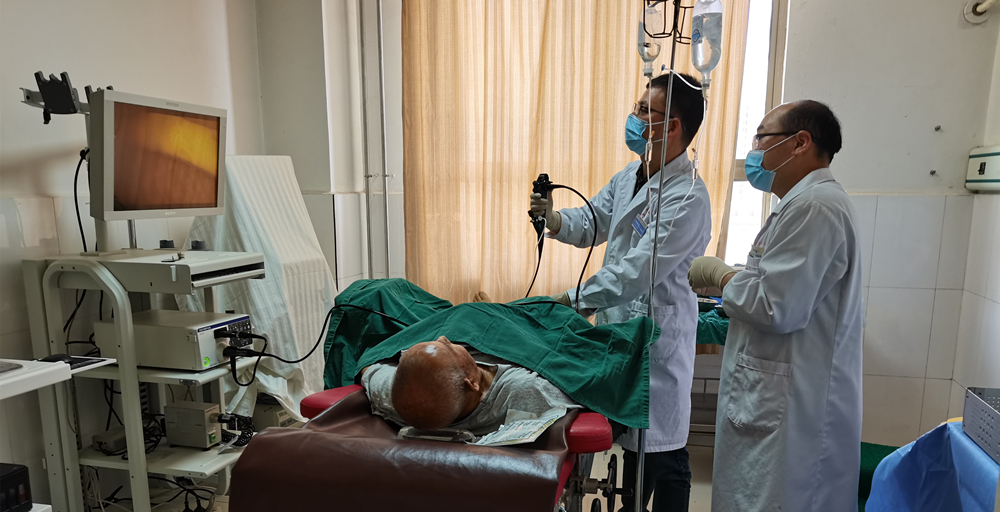 外二科应用膀胱软镜成功为下肢多发骨折患者取出膀胱内异物